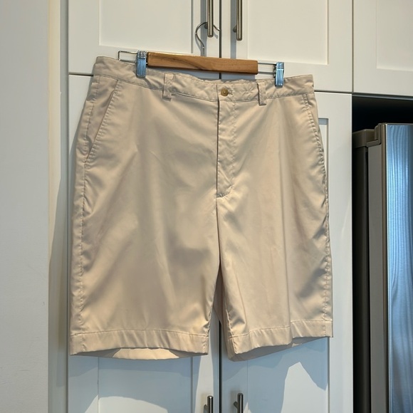 Cutter & Buck Golf Dress Shorts Beige Men size 36 - Picture 2 of 10